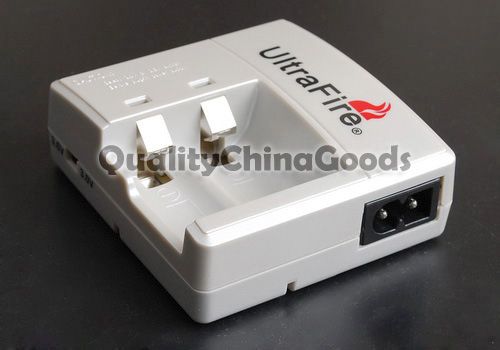 UltraFire 138A Charger 1 X 6 pcs Ultrafire CR123A 3.0V 