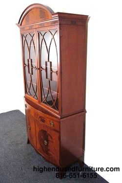   / NORTHERN FURNITURE Flame Mahogany 38 Duncan Phyfe China Cabinet