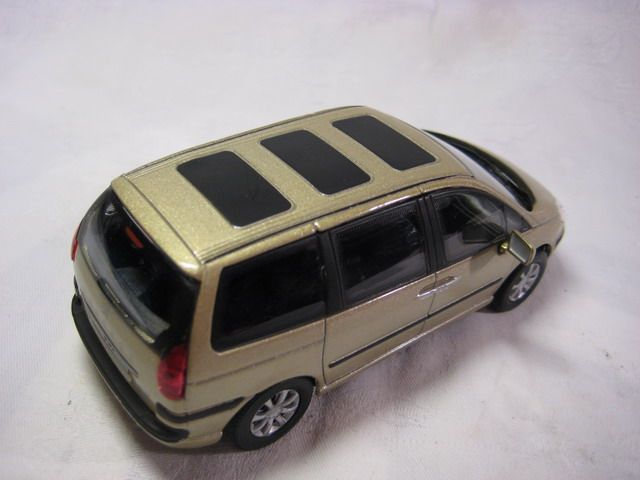 Peugeot 807 Cararama Diecast Car Model 143 1/43  