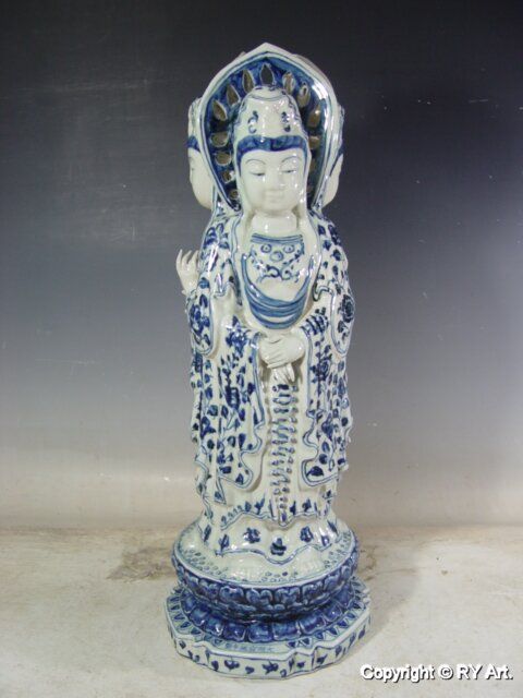 LARGE CHINESE BLUE WHITE PORCELAIN THREE FACED KWAN YIN 23 H  