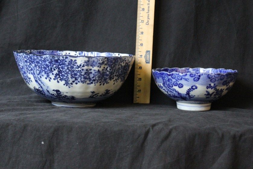 205 LOT 2 VINTAGE 1930s ORIENTAL FLOW BLUE PCS LARGE FRUIT BOWL AND 