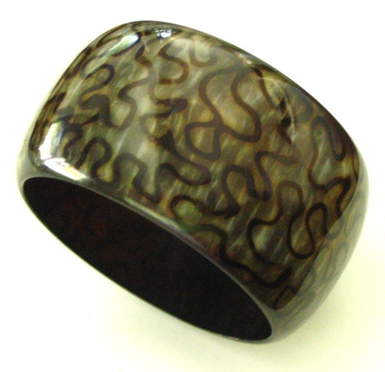 JJBZ COOL BROWN LUCITE RIBBON PATTERN SLUMDOG BRACELET  