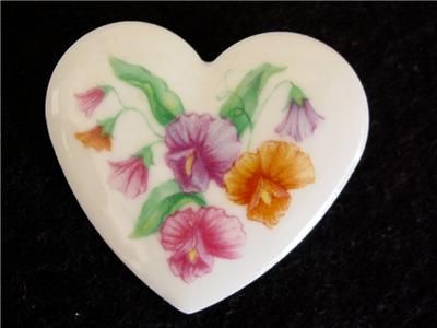 Vtg Avon Heart Shaped Porcelain Flower Pin Brooch Pair  