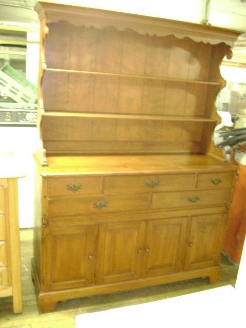 HUTCH BUFFET CABINET SOLID ROCK MAPLE  