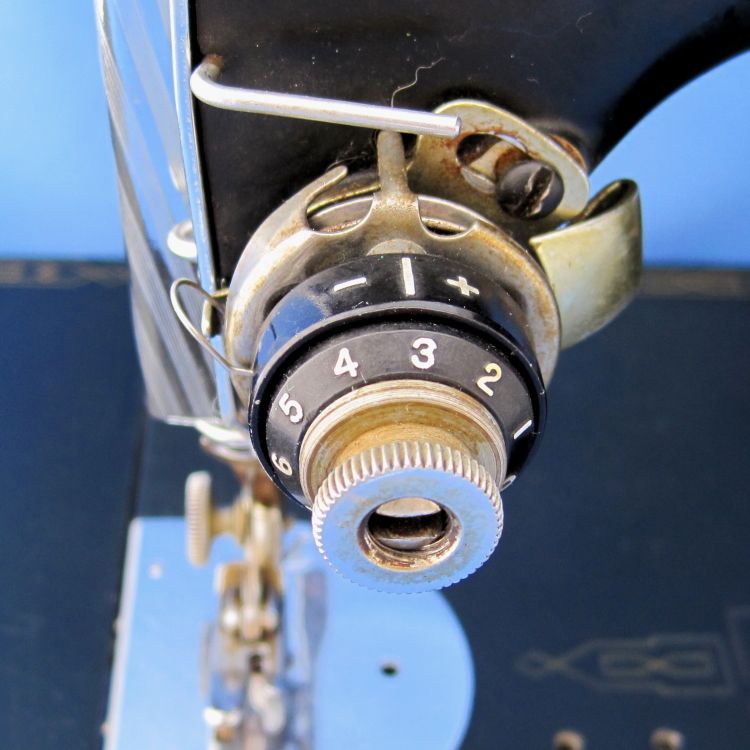 Strong Running & Restorable 1955 Singer Featherweight 221 Sewing 