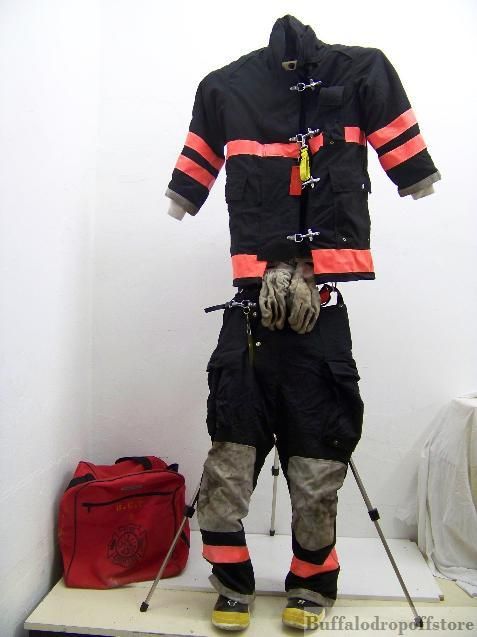 FIREFIGHTER BUNKER TURN OUT GEAR COAT PANTS GLOBE 8 BAG  