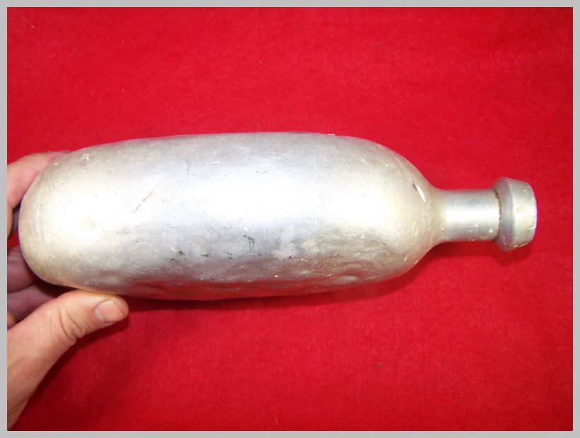 WW2 Russian early type aluminium canteen, biz size.  