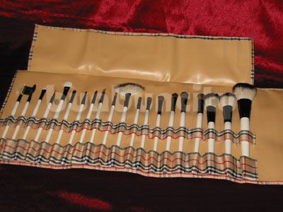 20 pcs MAKEUP BRUSHES SET (GOAT HAIR, CHECKER HOLDER)  