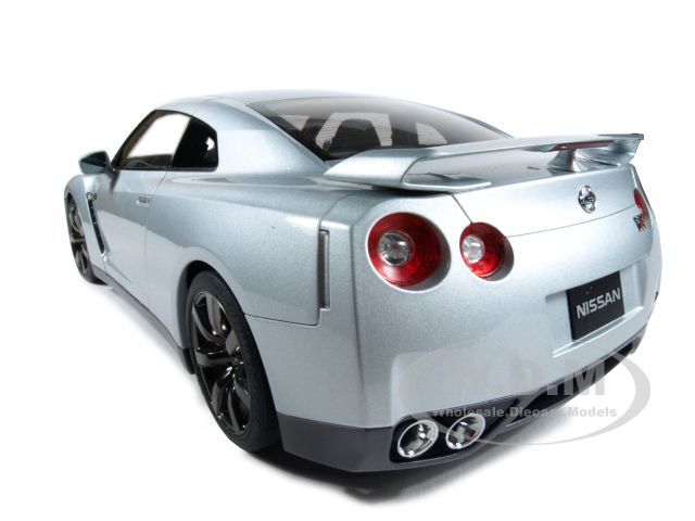 2009 NISSAN GT R (R35) PREMIUM ED SILVER 112 DIECAST CAR MODEL BY 