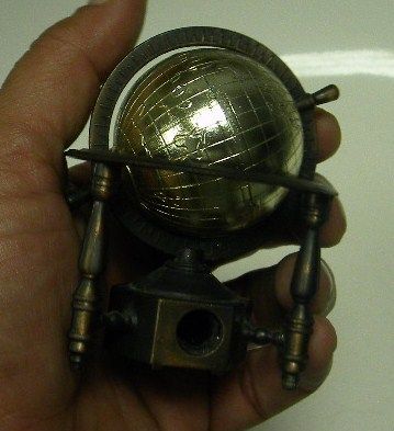 VTG GLOBE  WORLD DIE CAST PENCIL SHARPENER METAL  