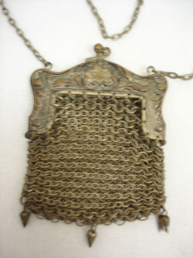 VINTAGE VICTORIAN RARE SILVER METAL MESH COIN PURSE  