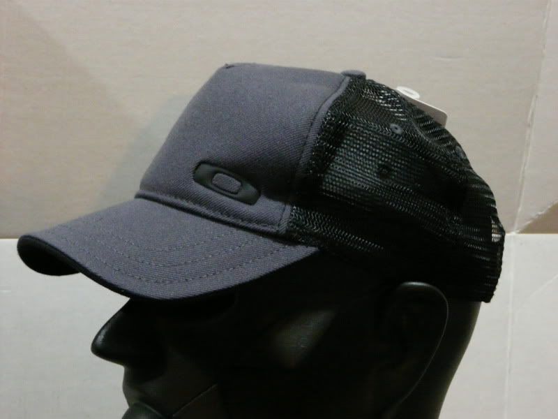 NEW OAKLEY GAS CAN TRUCKER Cap Sheet Metal Adjustable Hat Black Grey 