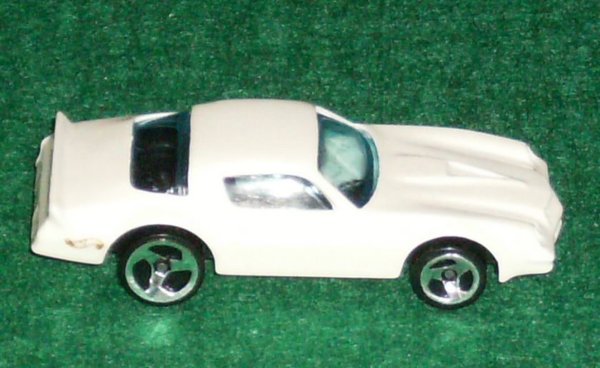 Camaro Z28 Hot Wheels Minty  