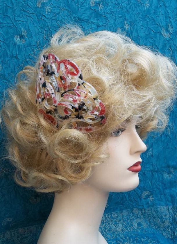 SPANISH MANTILLA STYLE VINTAGE HAIR COMB IN A PRETTY FLORAL PATTERN