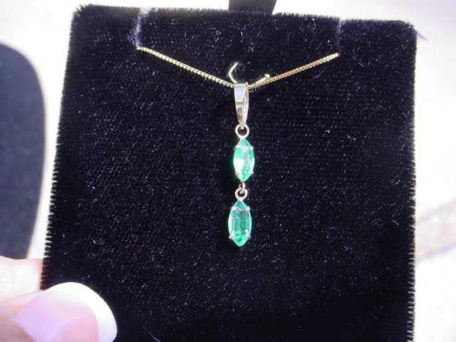 14K YG ~~SOLITAIRE COLUMBIAN EMERALD PENDANT~GORGEOUS  