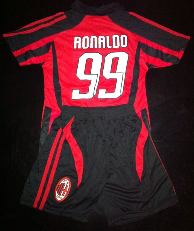 Shirt & Short Boys AC Milan Ronaldo Luis Jersey 10 (S)  