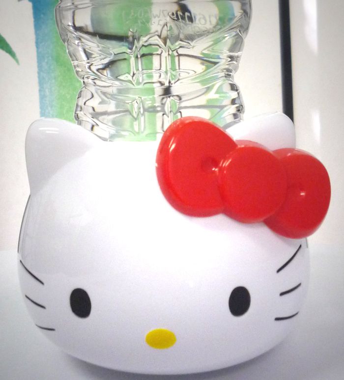 SANRIO HELLO KITTY CAR DRINK CUP SODA HOLDER  