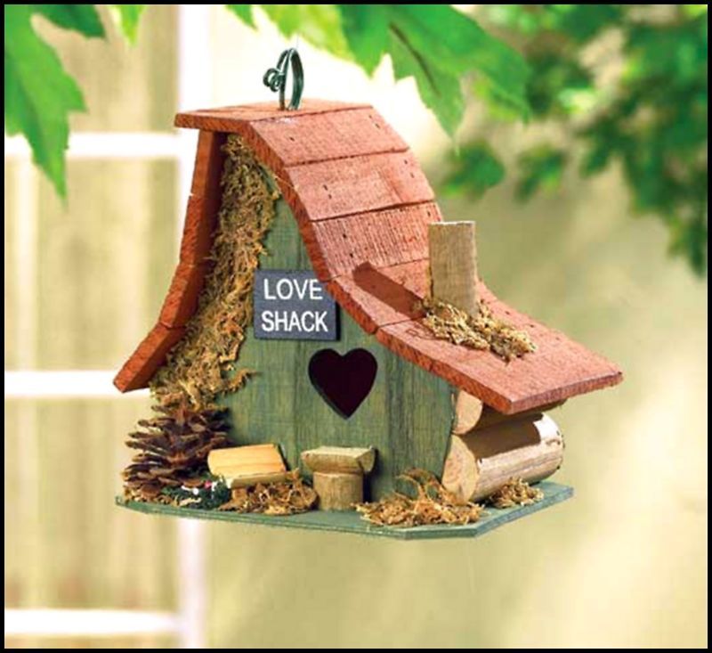 ADORABLE & UNIQUE LOVE SHACK HEARTS BIRDHOUSE**NIB  