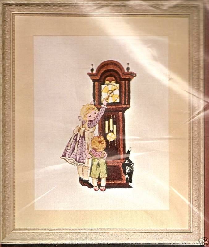 HOLLY HOBBIE&GRANDFATHERS CLOCK CREWEL EMBROIDERY KIT  