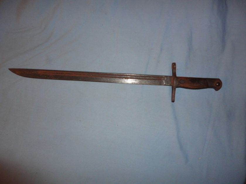 LOT # 28 VINTAGE COLLECTIBLE MILITARY BAYONET  