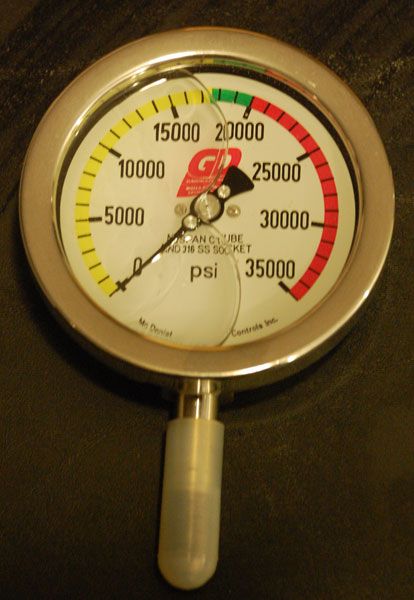 McDaniel Controls SS Pressure Gauge 0 35000 35,000 PSI 9/16HPM 