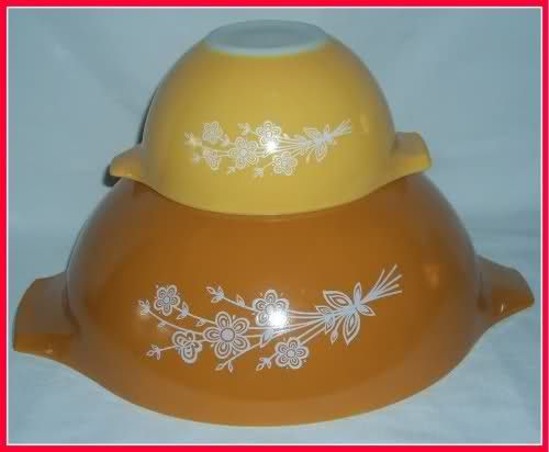 PYREX Butterfly Gold Cinderella Mixing Bowls Large Small Yellow 