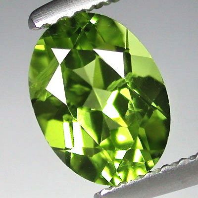 LARGE natural 1.60 ct.GREEN PERIDOT 9x6 mm. oval shape  