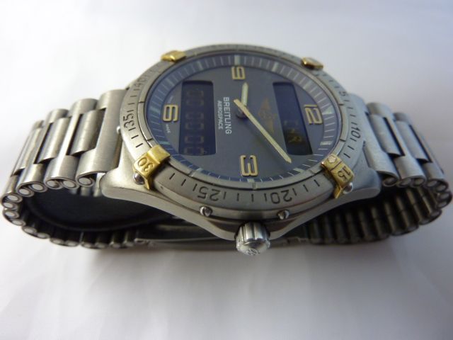 BREITLING AEROSPACE 100M TITANIUM WATCH & BRACELET EXCELENT CONDITION 